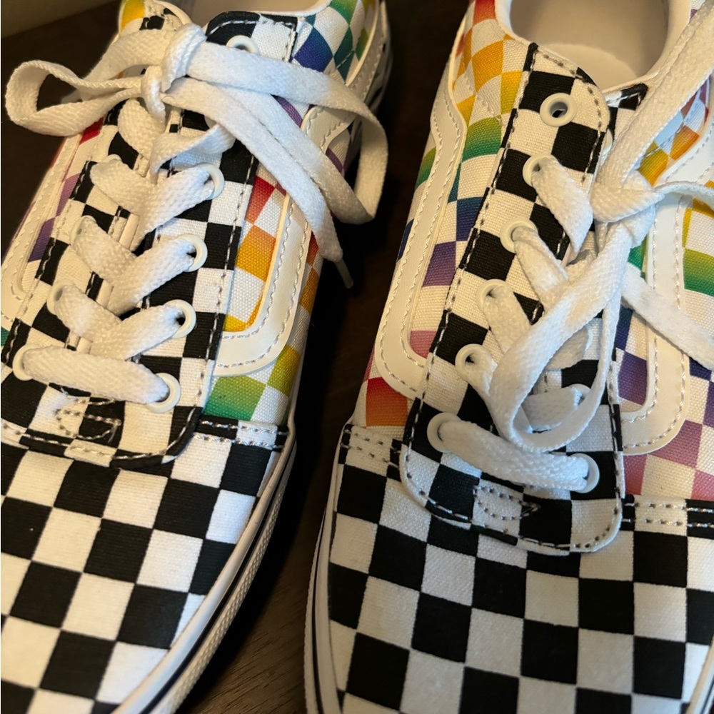 US Missy size 3 Vans, Colorful/Checkered